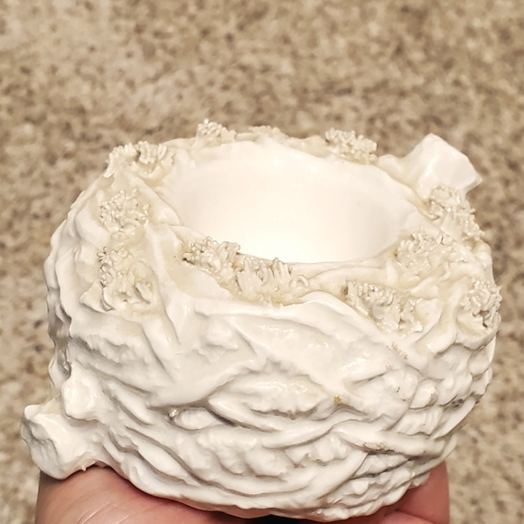 Vintage Cater Arnn Ceramic nest / egg holder